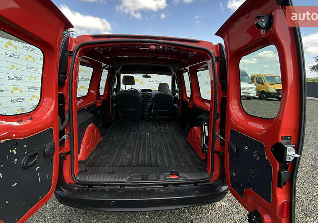 Красный Рено Кенгу, объемом двигателя 0 л и пробегом 38 тыс. км за 11800 $, фото 14 на Automoto.ua