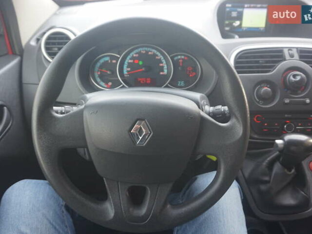 Красный Рено Кенгу, объемом двигателя 0 л и пробегом 34 тыс. км за 12000 $, фото 29 на Automoto.ua