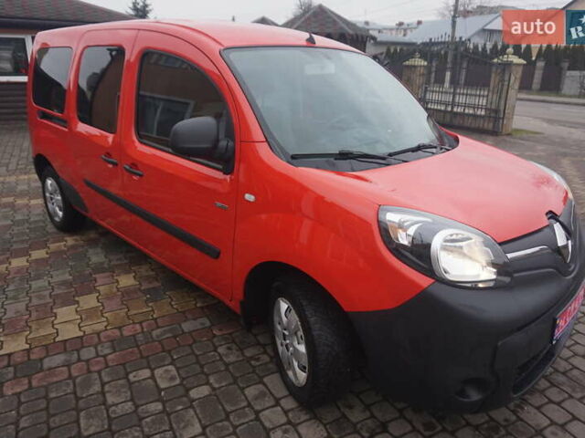 Красный Рено Кенгу, объемом двигателя 0 л и пробегом 44 тыс. км за 11777 $, фото 14 на Automoto.ua