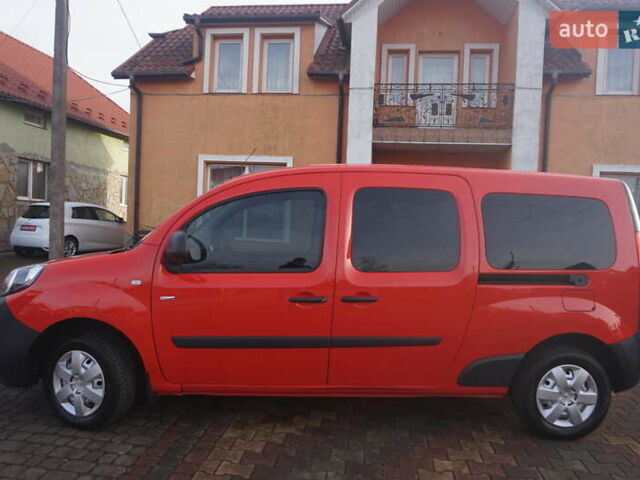 Красный Рено Кенгу, объемом двигателя 0 л и пробегом 34 тыс. км за 12000 $, фото 19 на Automoto.ua