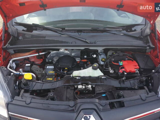 Красный Рено Кенгу, объемом двигателя 0 л и пробегом 34 тыс. км за 12000 $, фото 51 на Automoto.ua