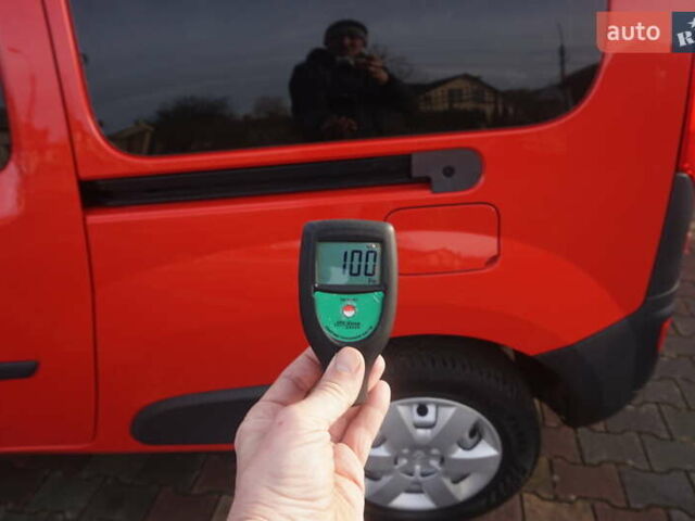 Красный Рено Кенгу, объемом двигателя 0 л и пробегом 34 тыс. км за 12000 $, фото 65 на Automoto.ua