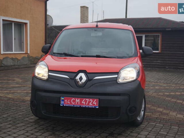 Красный Рено Кенгу, объемом двигателя 0 л и пробегом 44 тыс. км за 11777 $, фото 2 на Automoto.ua