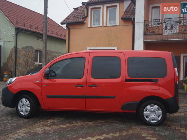 Красный Рено Кенгу, объемом двигателя 0 л и пробегом 44 тыс. км за 11777 $, фото 11 на Automoto.ua