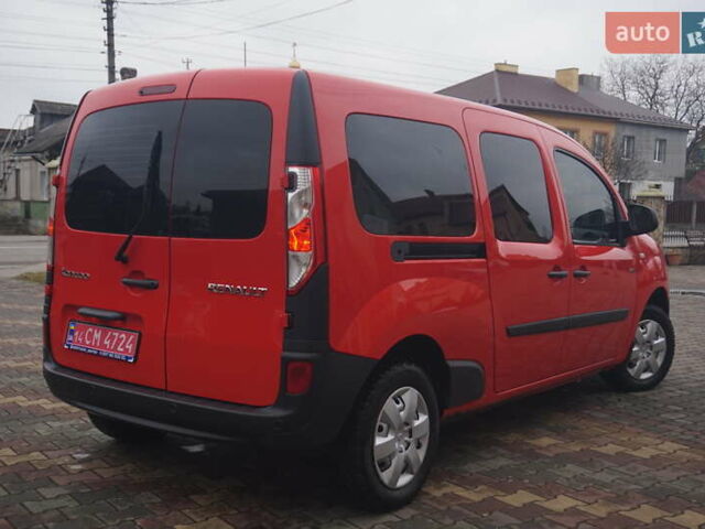 Красный Рено Кенгу, объемом двигателя 0 л и пробегом 44 тыс. км за 11777 $, фото 7 на Automoto.ua
