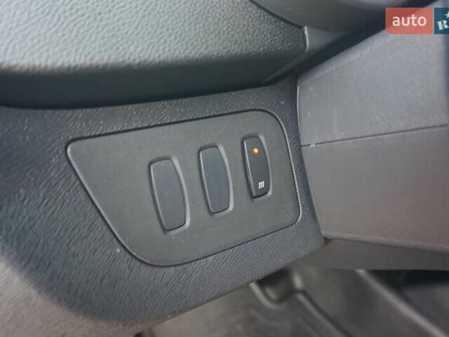 Красный Рено Кенгу, объемом двигателя 0 л и пробегом 34 тыс. км за 12000 $, фото 27 на Automoto.ua