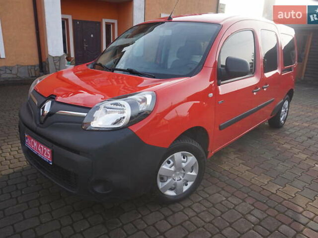 Красный Рено Кенгу, объемом двигателя 0 л и пробегом 34 тыс. км за 12000 $, фото 12 на Automoto.ua