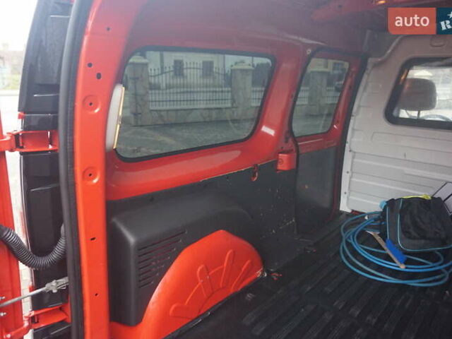 Красный Рено Кенгу, объемом двигателя 0 л и пробегом 44 тыс. км за 11777 $, фото 47 на Automoto.ua