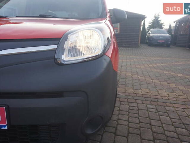 Красный Рено Кенгу, объемом двигателя 0 л и пробегом 34 тыс. км за 12000 $, фото 20 на Automoto.ua