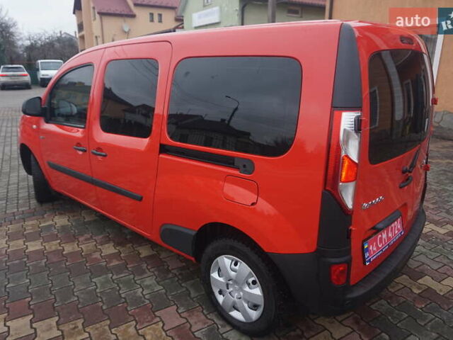 Красный Рено Кенгу, объемом двигателя 0 л и пробегом 44 тыс. км за 11777 $, фото 18 на Automoto.ua
