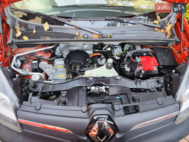 Рено Кенгу 2021 в Новых Санжарах на Automoto.ua Красный Рено Кенгу, объемом двигателя 0 л и пробегом 27 тыс. км за 12999 $, фото 24 на Automoto.ua