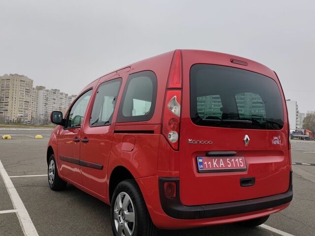 Красный Рено Кенгу, объемом двигателя 1.5 л и пробегом 240 тыс. км за 7203 $, фото 2 на Automoto.ua