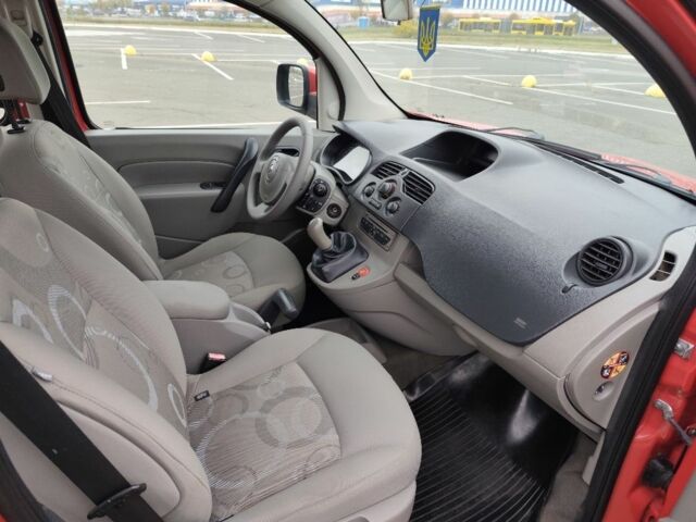 Красный Рено Кенгу, объемом двигателя 1.5 л и пробегом 240 тыс. км за 7203 $, фото 23 на Automoto.ua