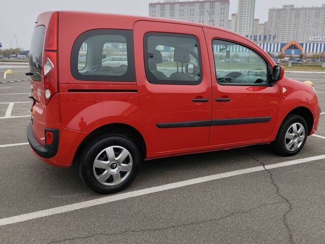 Красный Рено Кенгу, объемом двигателя 1.5 л и пробегом 240 тыс. км за 7203 $, фото 3 на Automoto.ua