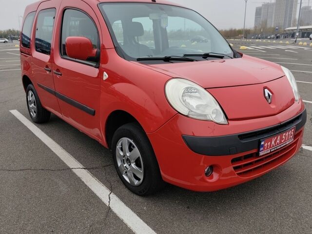 Красный Рено Кенгу, объемом двигателя 1.5 л и пробегом 240 тыс. км за 7203 $, фото 5 на Automoto.ua