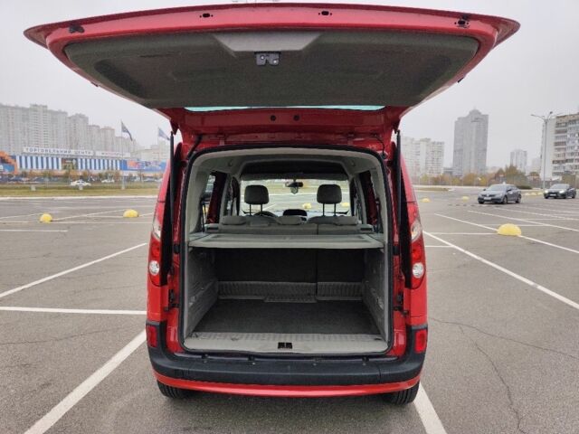 Красный Рено Кенгу, объемом двигателя 1.5 л и пробегом 240 тыс. км за 7203 $, фото 13 на Automoto.ua