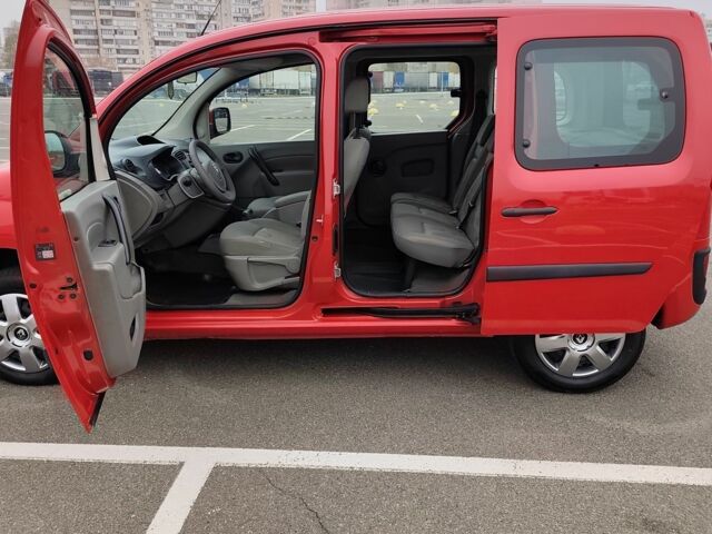 Красный Рено Кенгу, объемом двигателя 1.5 л и пробегом 240 тыс. км за 7203 $, фото 10 на Automoto.ua