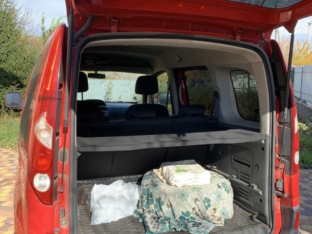 Червоний Рено Кєнгу, об'ємом двигуна 1.6 л та пробігом 249 тис. км за 7000 $, фото 4 на Automoto.ua