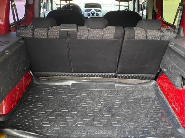 Красный Рено Кенгу, объемом двигателя 1.5 л и пробегом 263 тыс. км за 6555 $, фото 9 на Automoto.ua