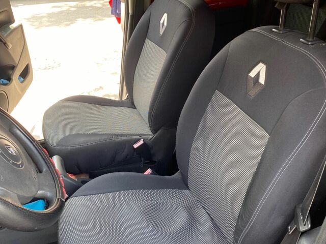 Красный Рено Кенгу, объемом двигателя 1.5 л и пробегом 263 тыс. км за 6555 $, фото 7 на Automoto.ua