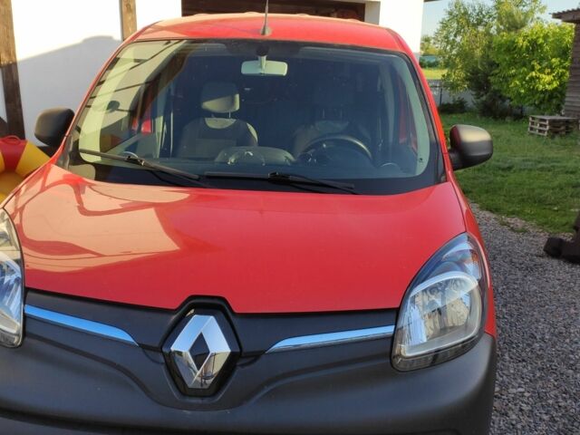 Красный Рено Кенгу, объемом двигателя 0 л и пробегом 205 тыс. км за 16500 $, фото 4 на Automoto.ua