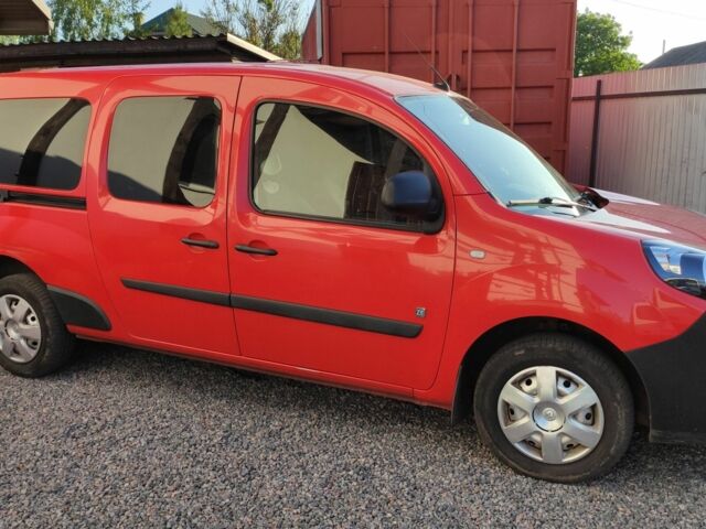 Красный Рено Кенгу, объемом двигателя 0 л и пробегом 205 тыс. км за 16500 $, фото 1 на Automoto.ua