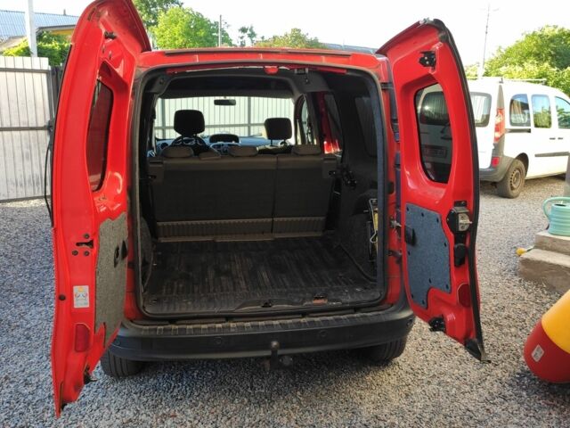 Красный Рено Кенгу, объемом двигателя 0 л и пробегом 205 тыс. км за 16500 $, фото 6 на Automoto.ua