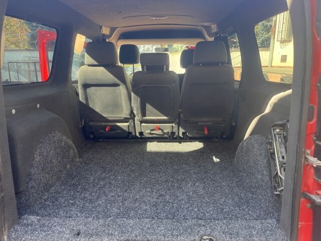 Красный Рено Кенгу, объемом двигателя 1.5 л и пробегом 220 тыс. км за 10500 $, фото 4 на Automoto.ua