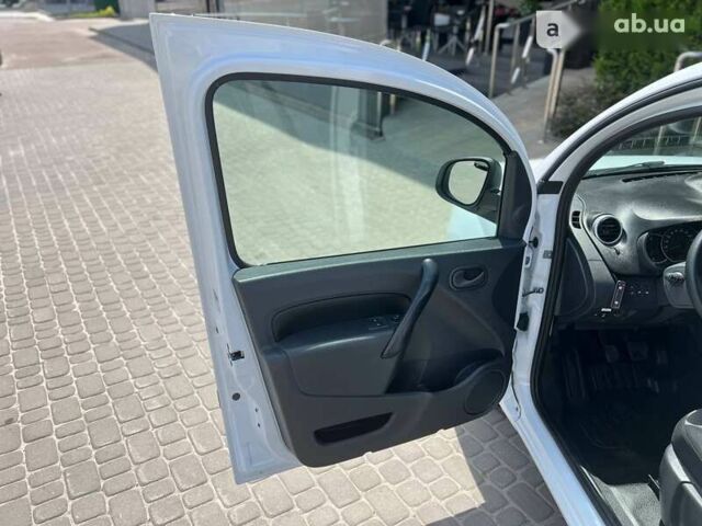 Рено Кенгу, объемом двигателя 0 л и пробегом 145 тыс. км за 13550 $, фото 4 на Automoto.ua