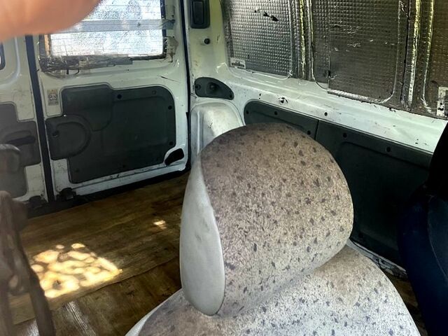 Рено Кенгу, объемом двигателя 1.4 л и пробегом 200 тыс. км за 3000 $, фото 4 на Automoto.ua