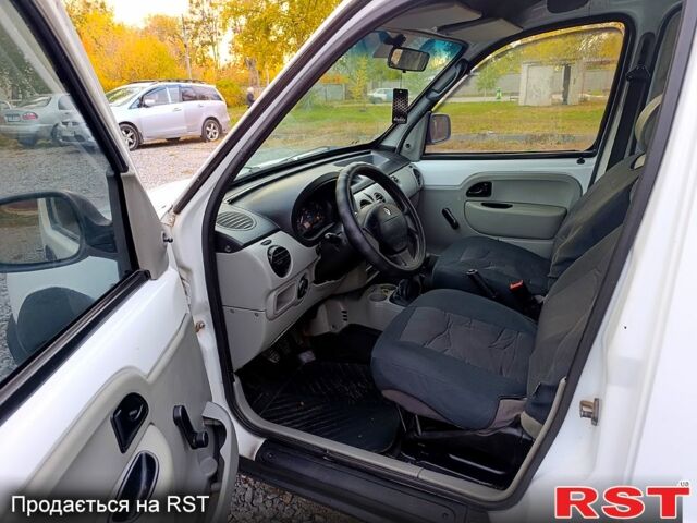 Рено Кенгу 2004 в Харькове на Automoto.ua Рено Кенгу, объемом двигателя 1.9 л и пробегом 286 тыс. км за 1700 $, фото 4 на Automoto.ua