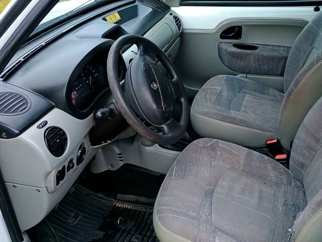 Рено Кенгу, объемом двигателя 1.4 л и пробегом 350 тыс. км за 2400 $, фото 1 на Automoto.ua