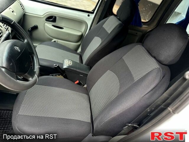 Рено Кенгу, объемом двигателя 1.5 л и пробегом 240 тыс. км за 4000 $, фото 8 на Automoto.ua