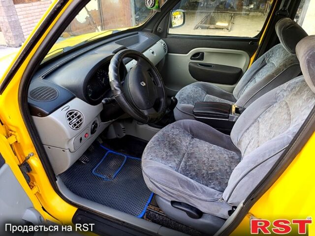 Рено Кенгу, объемом двигателя 1.5 л и пробегом 220 тыс. км за 4200 $, фото 3 на Automoto.ua