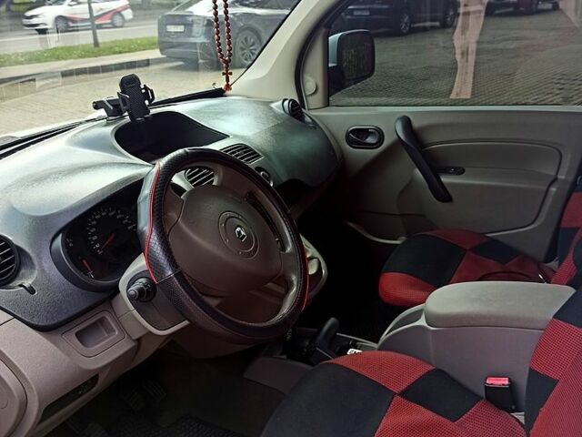 Рено Кенгу, объемом двигателя 1.5 л и пробегом 236 тыс. км за 7500 $, фото 11 на Automoto.ua