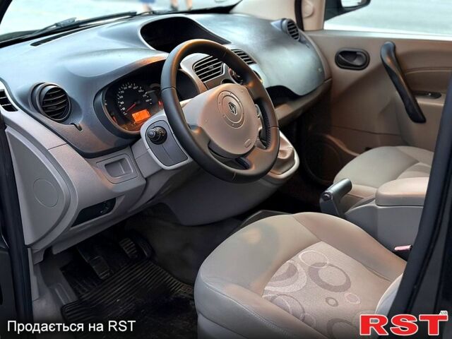 Рено Кенгу, объемом двигателя 1.6 л и пробегом 198 тыс. км за 7500 $, фото 5 на Automoto.ua