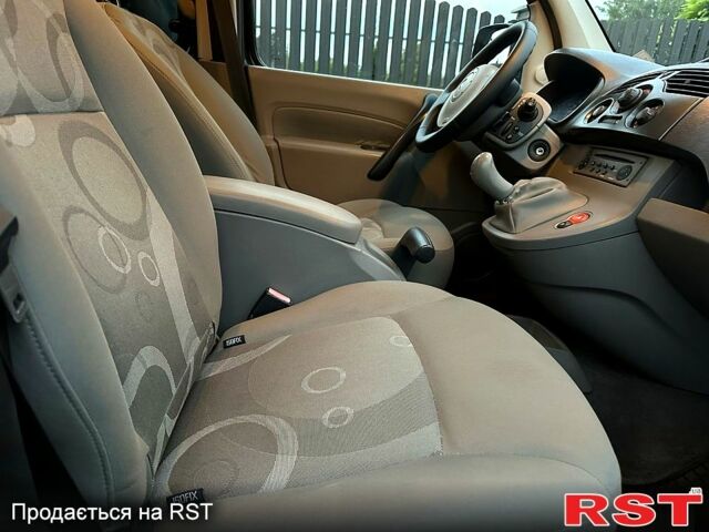 Рено Кенгу, объемом двигателя 1.6 л и пробегом 198 тыс. км за 7500 $, фото 6 на Automoto.ua