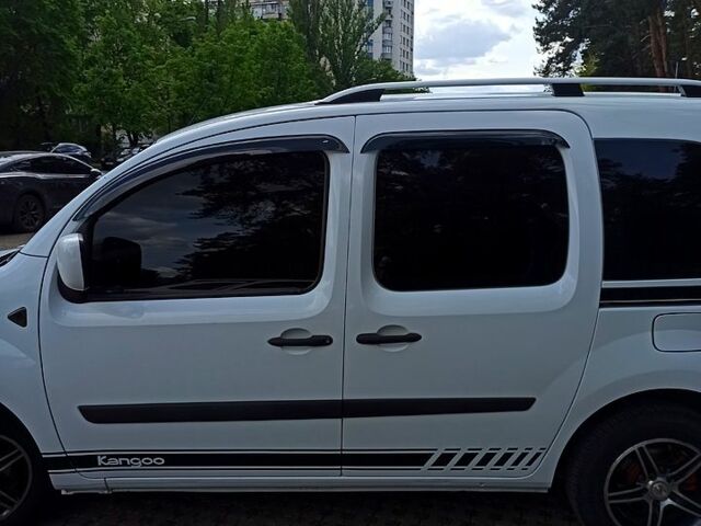 Рено Кенгу, объемом двигателя 1.5 л и пробегом 236 тыс. км за 7500 $, фото 4 на Automoto.ua