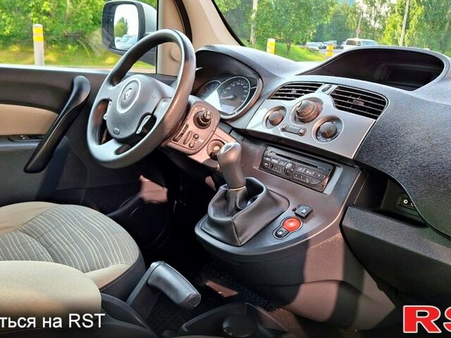 Рено Кенгу, объемом двигателя 1.6 л и пробегом 192 тыс. км за 8500 $, фото 7 на Automoto.ua