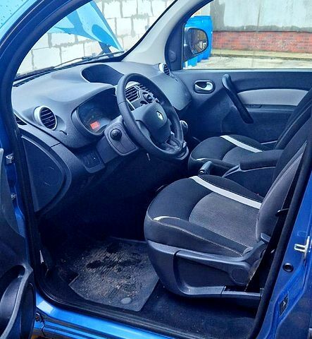 Рено Кенгу 2013 в Одессе на Automoto.ua Рено Кенгу, объемом двигателя 1.5 л и пробегом 211 тыс. км за 10700 $, фото 5 на Automoto.ua