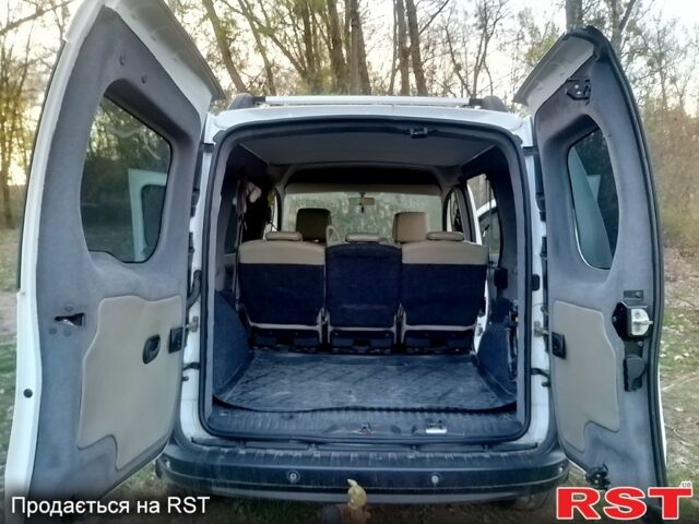 Рено Кенгу, объемом двигателя 1.6 л и пробегом 271 тыс. км за 6800 $, фото 8 на Automoto.ua