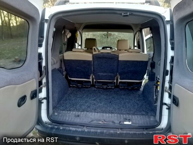 Рено Кенгу, объемом двигателя 1.6 л и пробегом 271 тыс. км за 6800 $, фото 6 на Automoto.ua