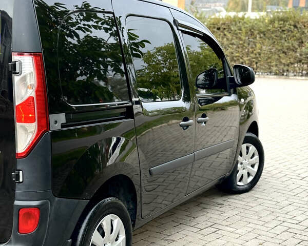 Рено Кенгу, объемом двигателя 1.5 л и пробегом 260 тыс. км за 8700 $, фото 8 на Automoto.ua