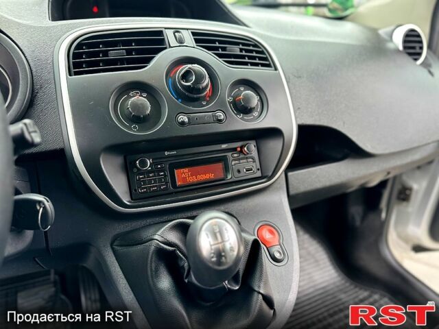 Рено Кенгу, объемом двигателя 15 л и пробегом 210 тыс. км за 9700 $, фото 12 на Automoto.ua