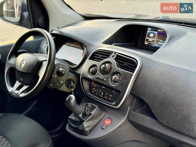 Рено Кенгу, объемом двигателя 1.5 л и пробегом 260 тыс. км за 8700 $, фото 14 на Automoto.ua