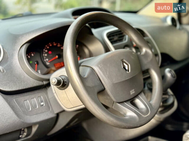 Рено Кенгу, объемом двигателя 1.5 л и пробегом 260 тыс. км за 8700 $, фото 20 на Automoto.ua