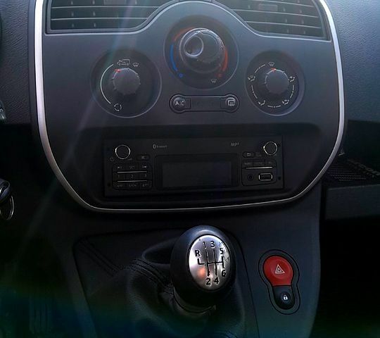 Рено Кенгу, объемом двигателя 15 л и пробегом 226 тыс. км за 7800 $, фото 4 на Automoto.ua