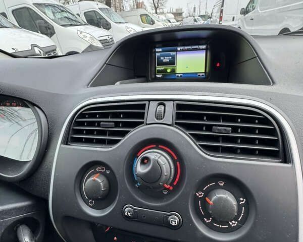 Рено Кенгу, объемом двигателя 4.25 л и пробегом 180 тыс. км за 12500 $, фото 15 на Automoto.ua