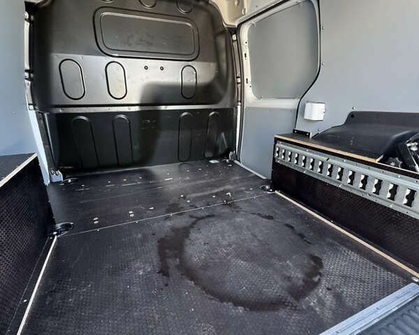 Рено Кенгу, объемом двигателя 4.25 л и пробегом 190 тыс. км за 11700 $, фото 17 на Automoto.ua