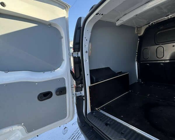 Рено Кенгу, объемом двигателя 4.25 л и пробегом 190 тыс. км за 11700 $, фото 15 на Automoto.ua